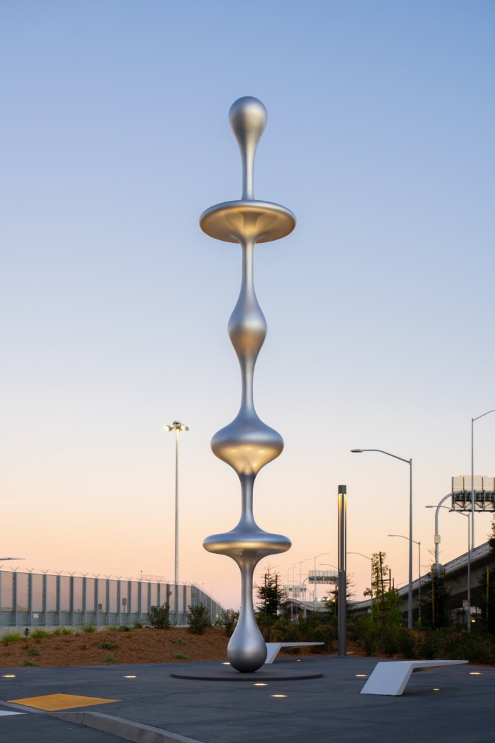 Kohei Nawa, Ether, 2019. Installation view, Grand Hyatt at SFO, San Francisco, USA