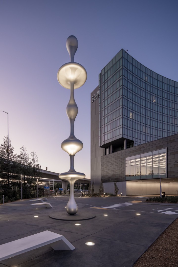 Kohei Nawa, Ether, 2019. Installation view, Grand Hyatt at SFO, San Francisco, USA