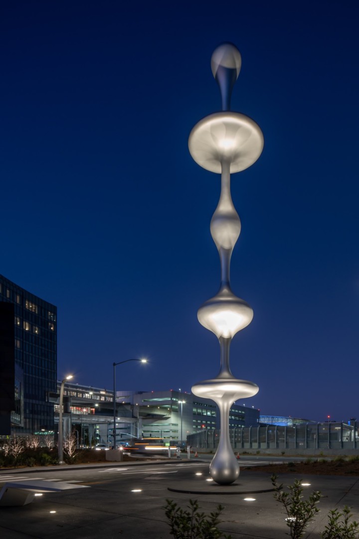 Kohei Nawa, Ether, 2019. Installation view, Grand Hyatt at SFO, San Francisco, USA
