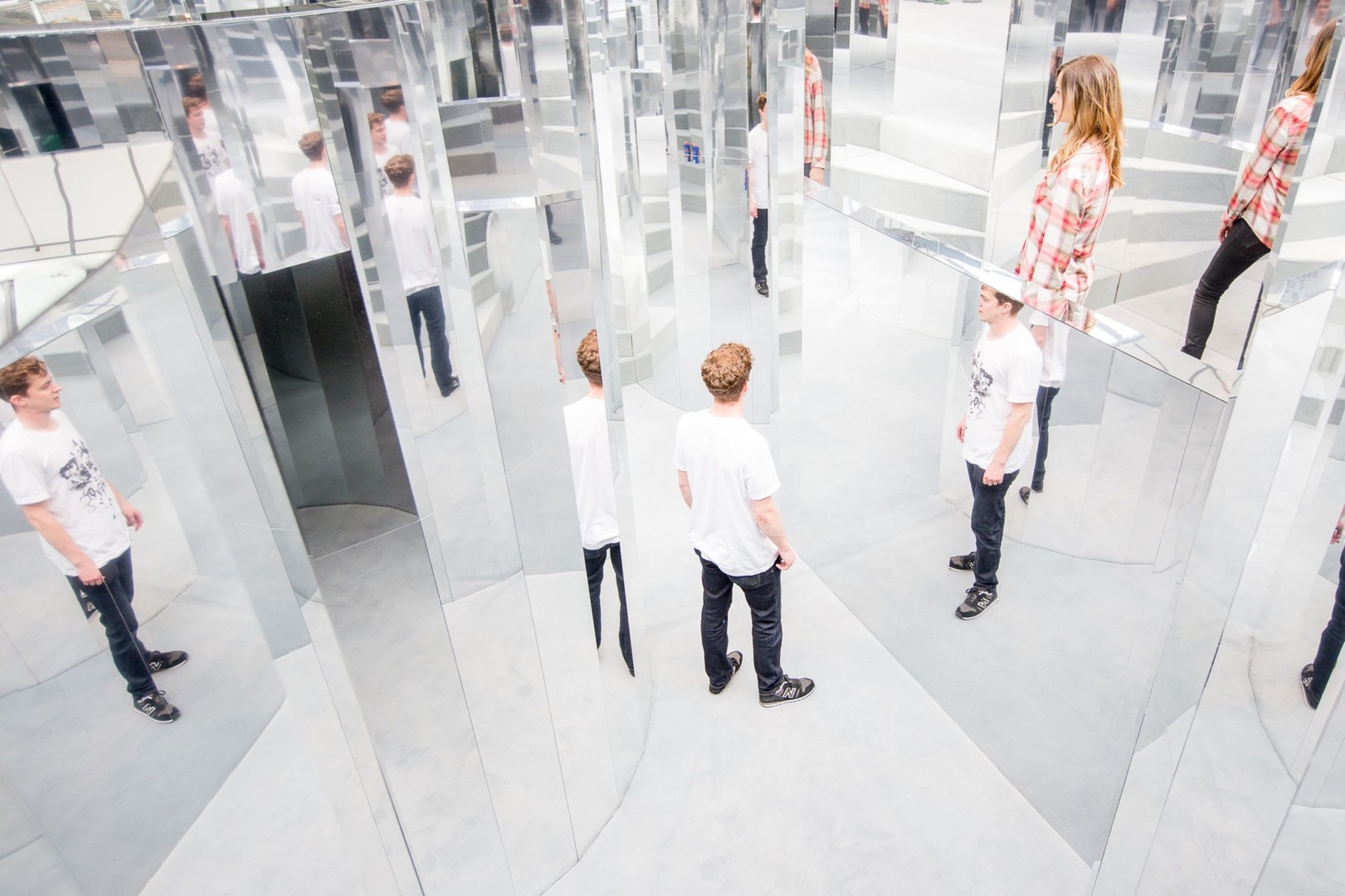 Es Devlin, Mirror Maze, 2016. Installation view, Copeland Park, London, UK.