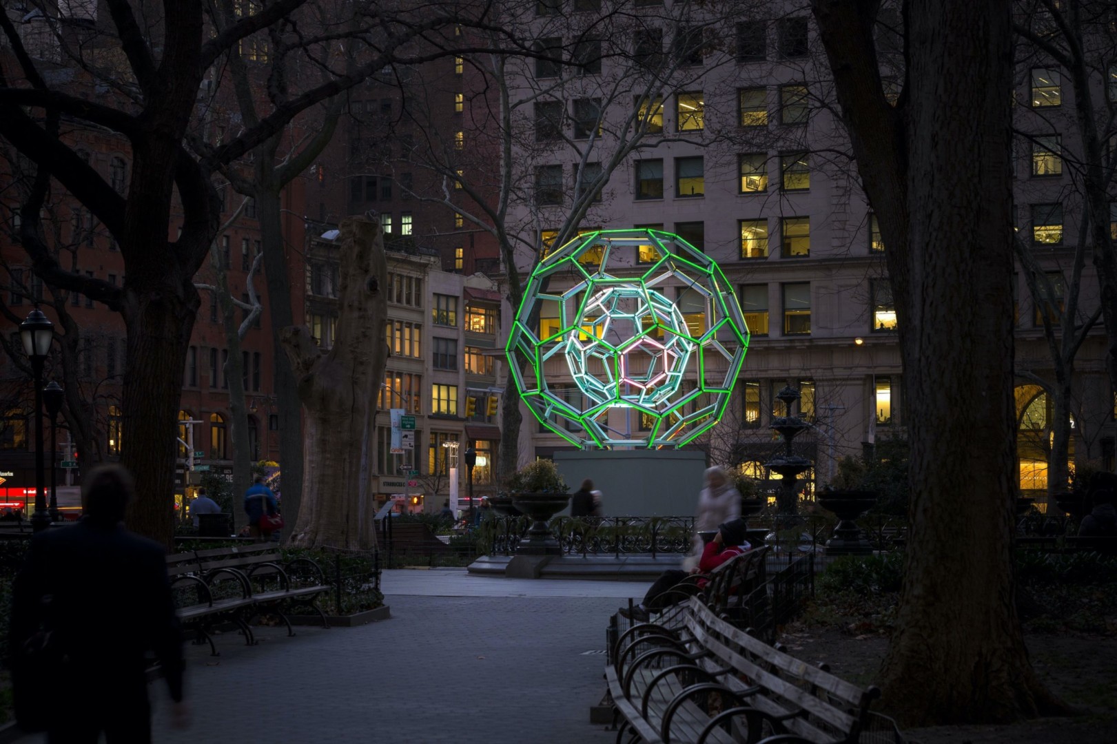 Leo Villareal, Buckyball, 2012. Temporary site-specific installation at Madison Square Park, New York, NY.