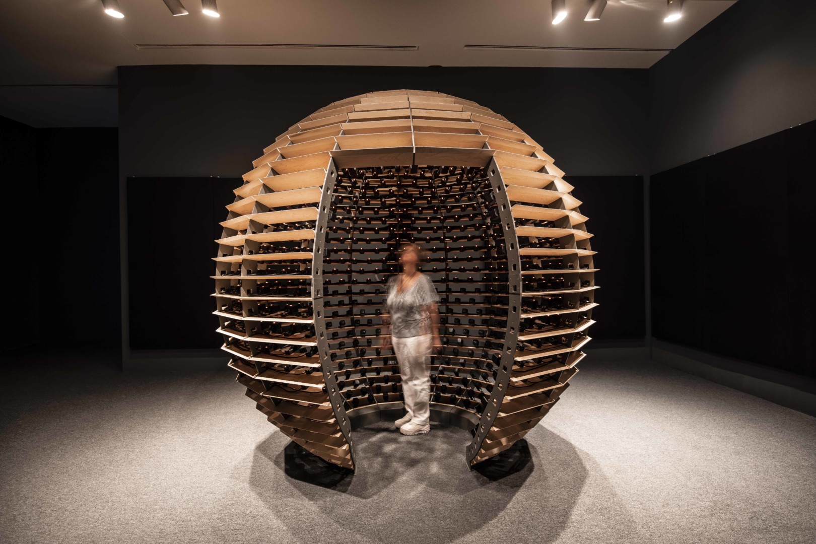 Rafael Lozano-Hemmer, Sphere Packing: Bach, 2018. Installation view, Montréal.