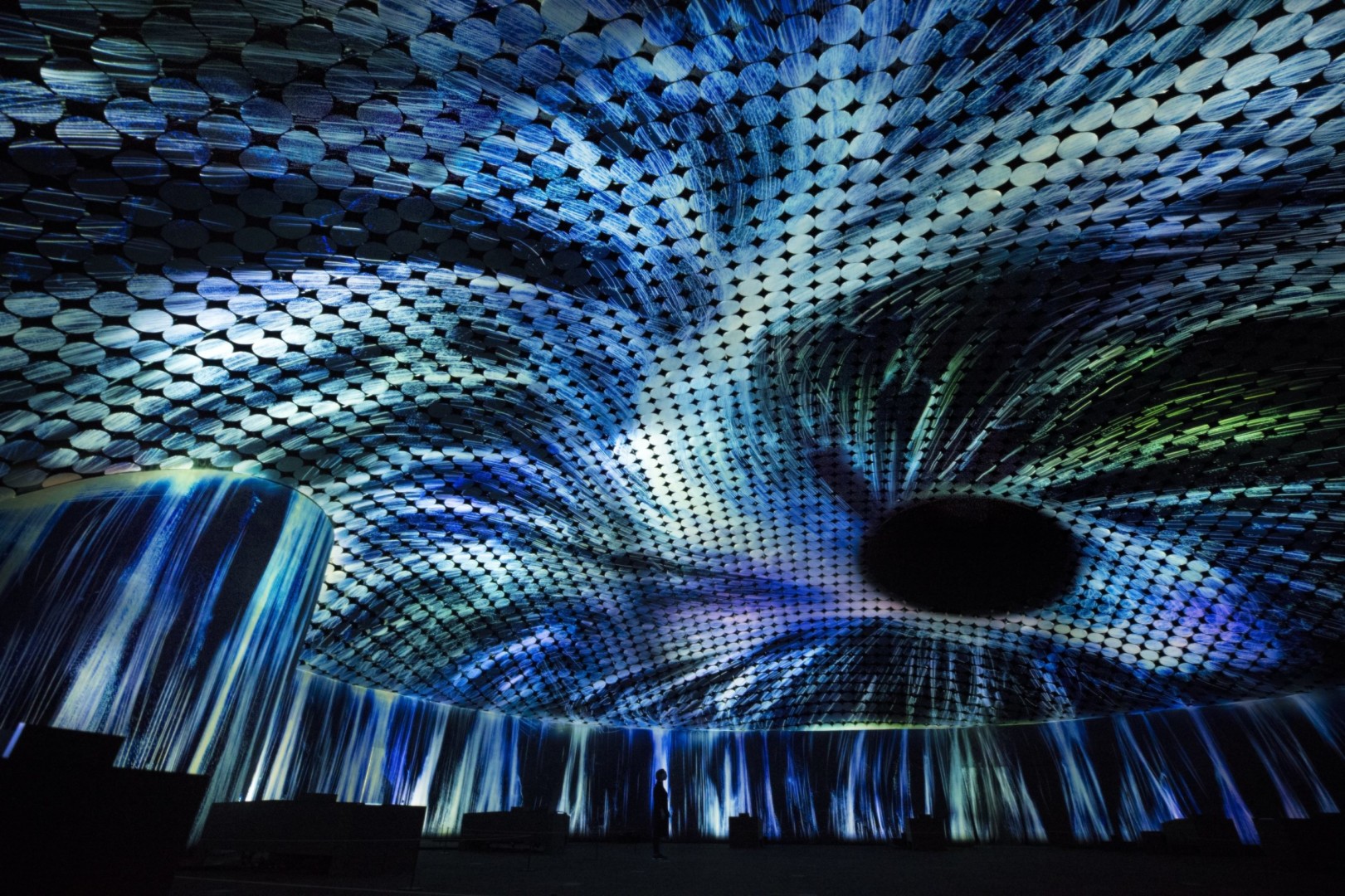teamLab, Vortex of Light Particles, 2018. Digital Installation